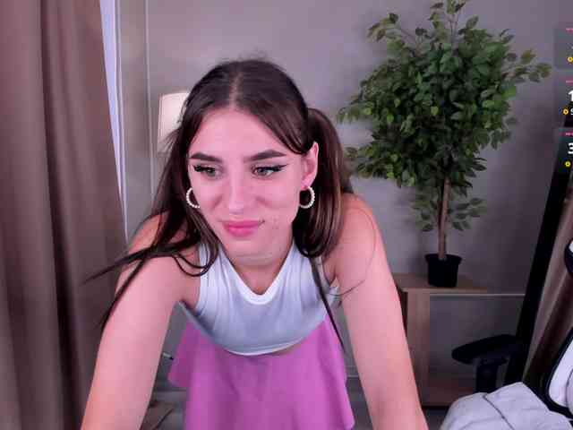 emy-angel1 Live Webcam on BongaCams