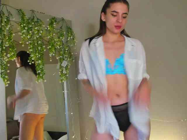 emy-angel1 Live Webcam on BongaCams