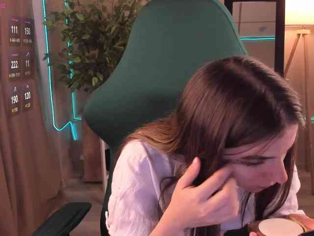 emy-angel1 Live Webcam on BongaCams