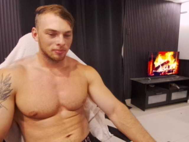 StrongGragXXX live webcam show