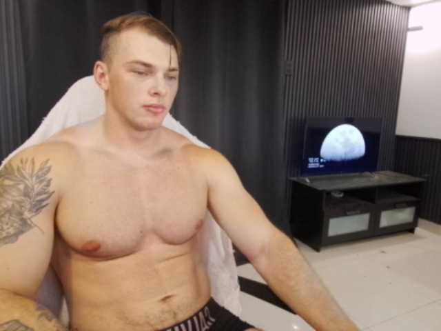 StrongGragXXX live webcam show