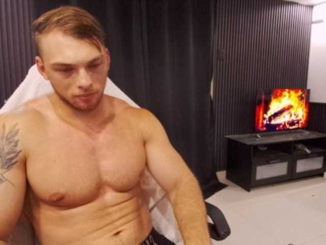 StrongGragXXX live webcam show