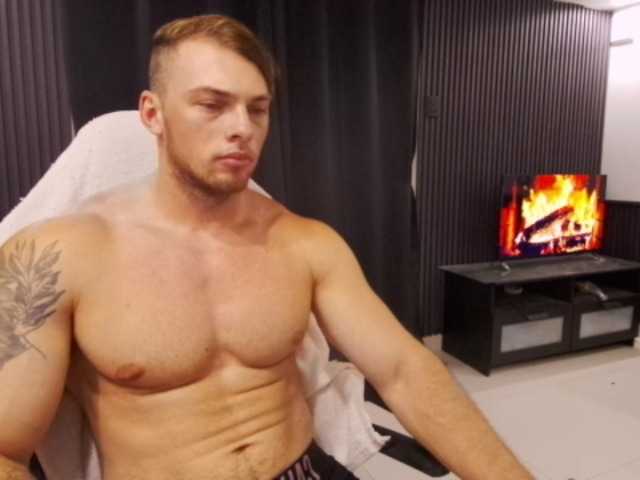 StrongGragXXX live webcam show