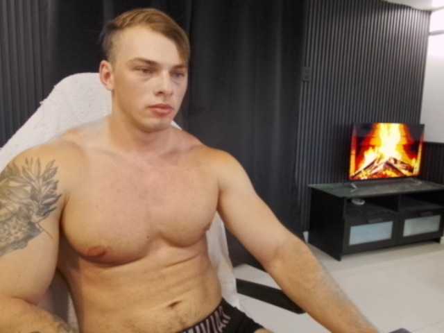 StrongGragXXX live webcam show