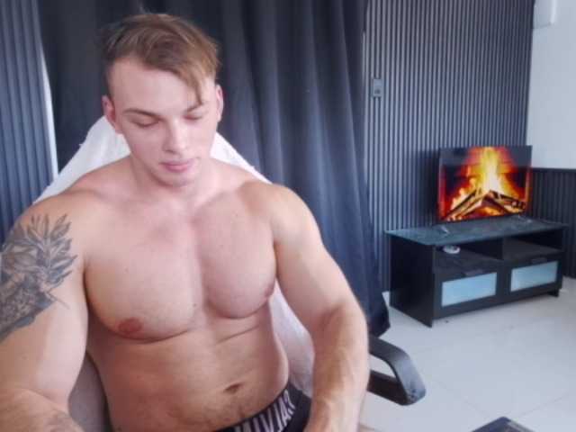StrongGragXXX live webcam show