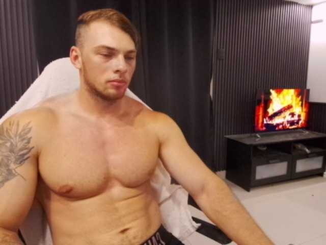 StrongGragXXX live webcam show
