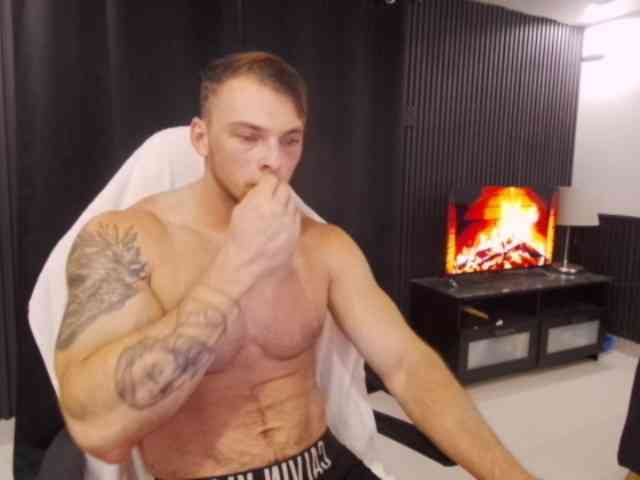 StrongGragXXX StrongGragXXX