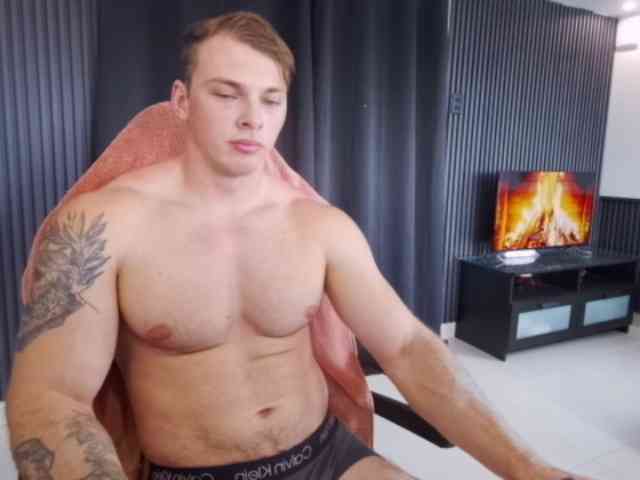 StrongGragXXX StrongGragXXX