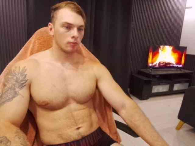 Stronggragxxx's cam show statistics and live stream