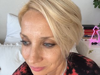 KISANA Porn Show