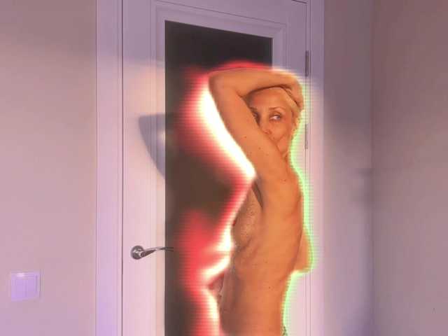 KISANA's BongaCams show and profile