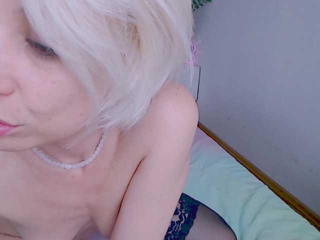 KISANA's BongaCams show and profile