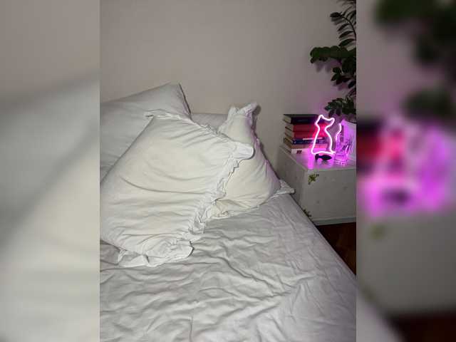 KISANA live cam on BongaCams