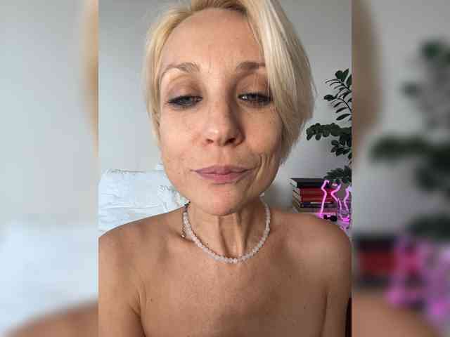 KISANA webcam