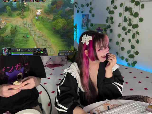h3ntai-baby webcam