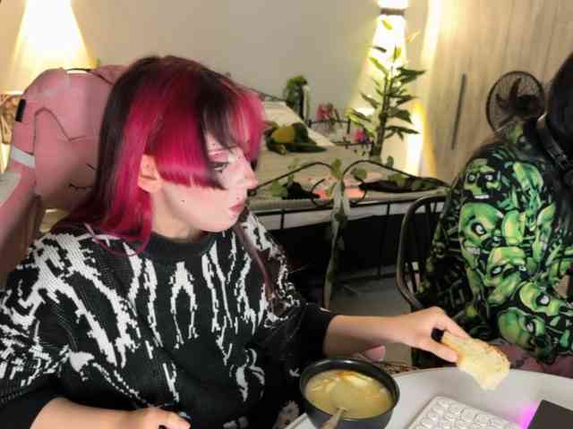 h3ntai-baby webcam