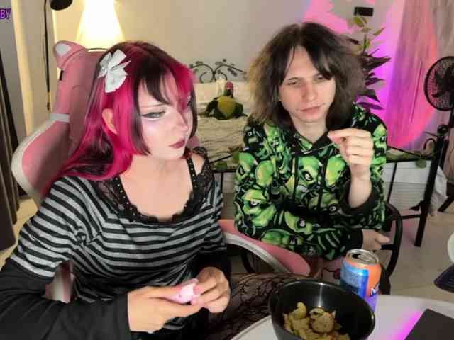 h3ntai-baby webcam