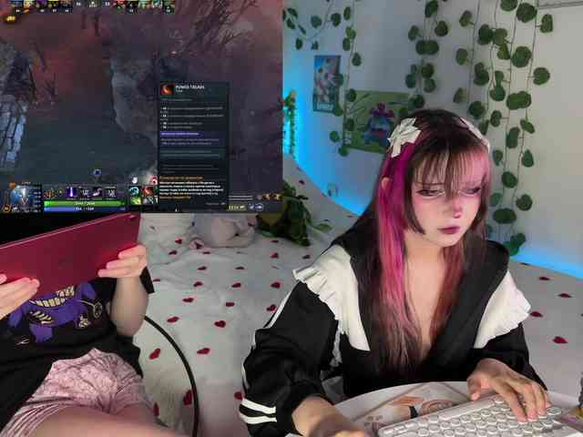 h3ntai-baby webcam