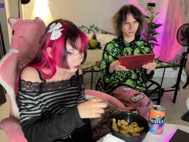 h3ntai-baby webcam