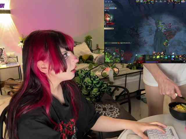 h3ntai-baby webcam