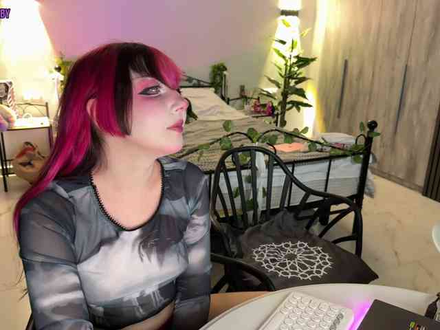 h3ntai-baby webcam