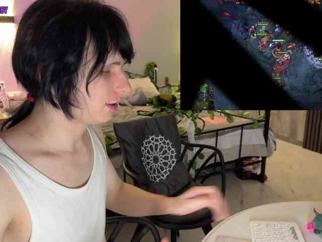 h3ntai-baby webcam