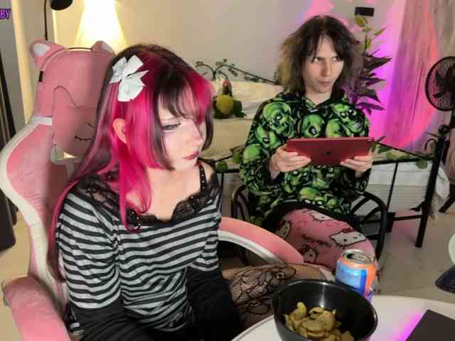 h3ntai-baby webcam