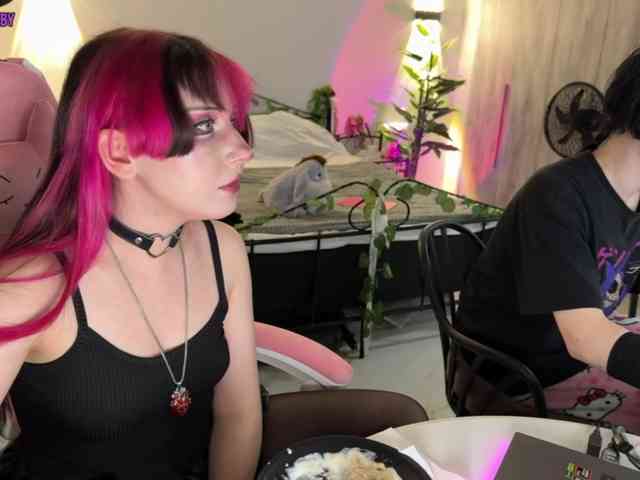 h3ntai-baby webcam
