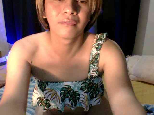 sweetinocent69xx... Live Webcam on BongaCams