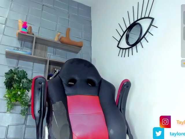 taylorr-evans live cam on BongaCams