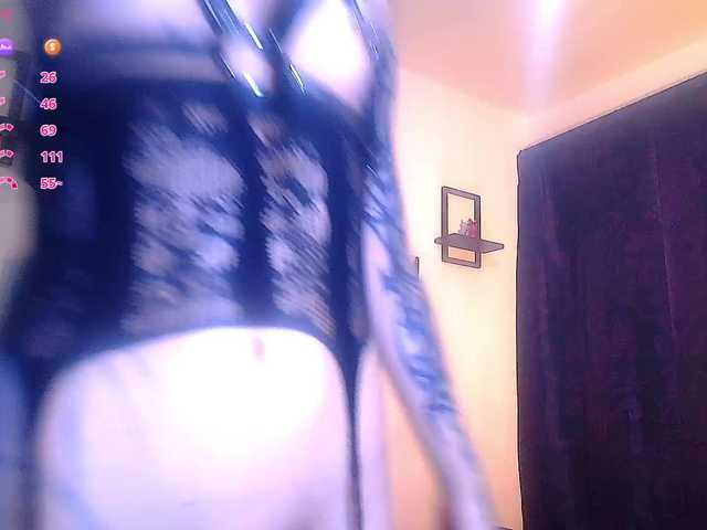 DakariaHills live cam on BongaCams