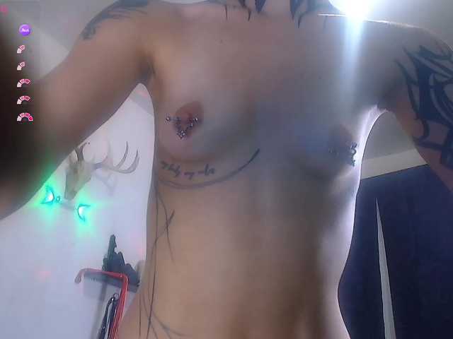 DakariaHills live cam on BongaCams
