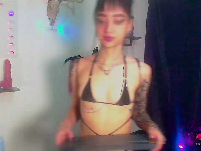 DakariaHills live cam on BongaCams