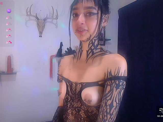 DakariaHills live cam on BongaCams