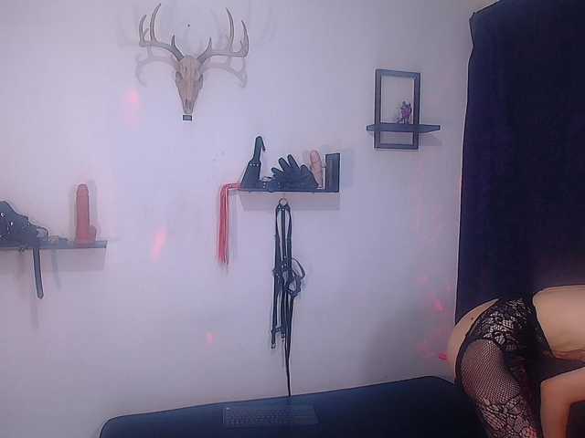 DakariaHills live cam on BongaCams