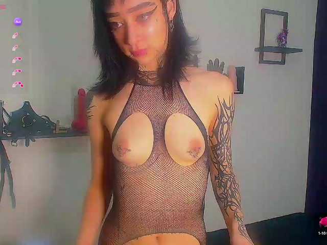 DakariaHills live cam on BongaCams
