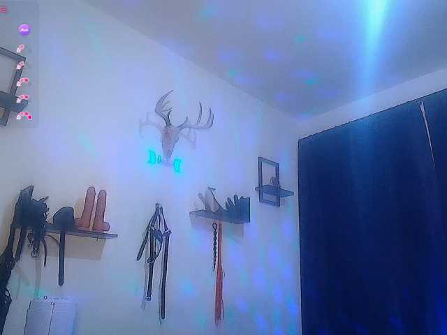 DakariaHills, en directo ahora en BongaCams