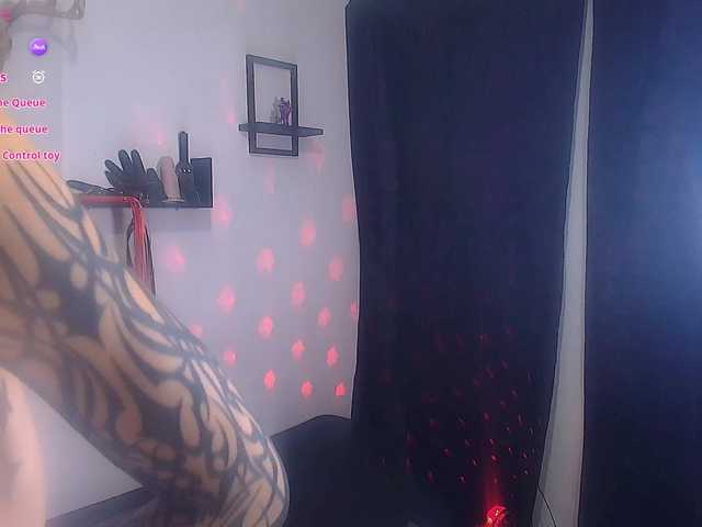 DakariaHills live cam on BongaCams