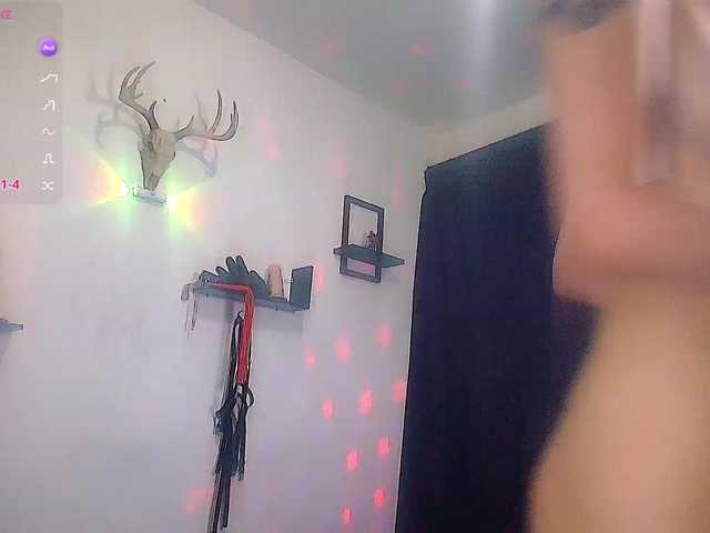 DakariaHills live cam on BongaCams