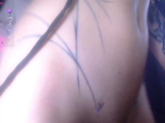 DakariaHills live cam on BongaCams