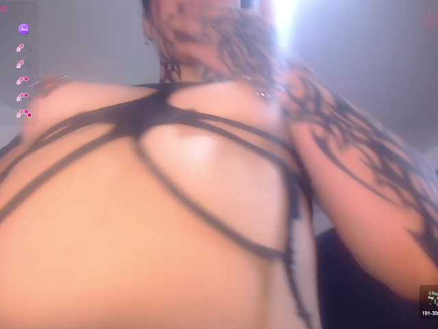 DakariaHills live cam on BongaCams