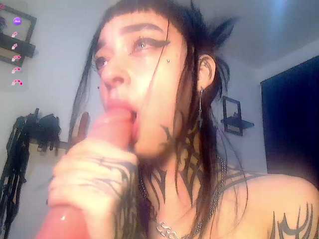 DakariaHills live cam on BongaCams