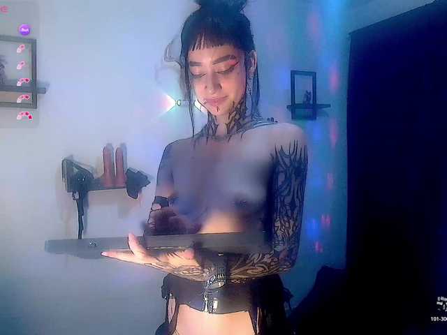 DakariaHills live cam on BongaCams