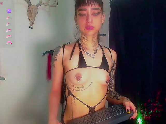 DakariaHills live cam on BongaCams