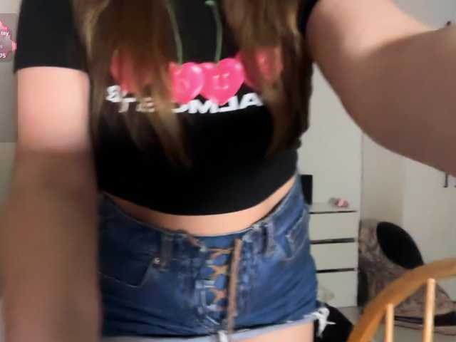 Chiculya live cam on BongaCams