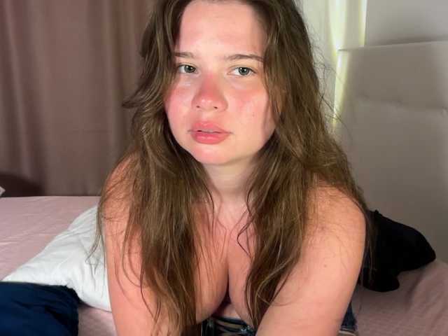Chiculya live cam on BongaCams