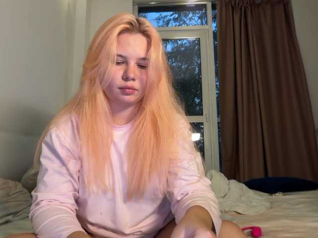 Chiculya live cam on BongaCams