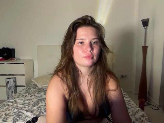 Chiculya live cam on BongaCams