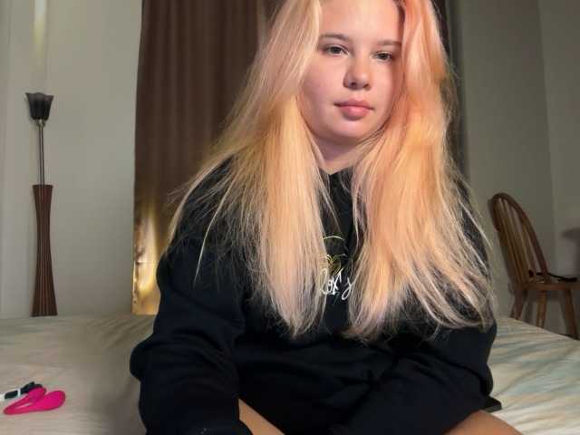Chiculya live cam on BongaCams