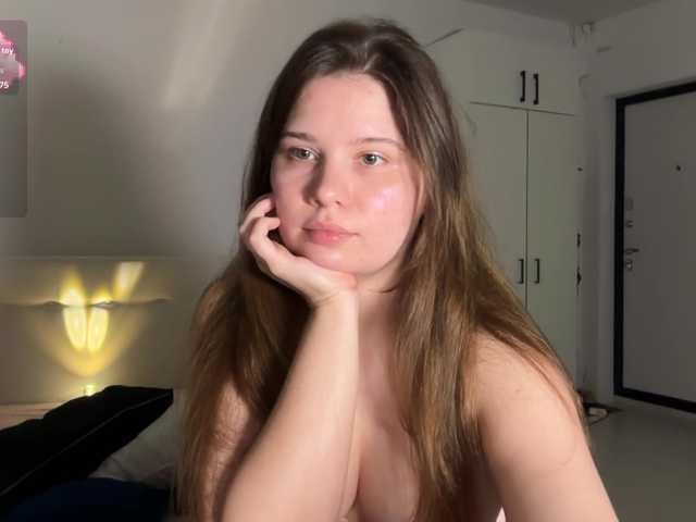 Chiculya live cam on BongaCams